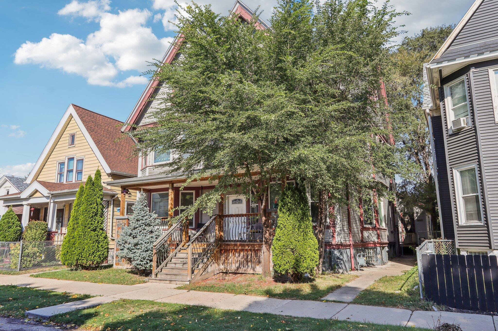 1022 West Madison Street, Unit 1024 Milwaukee, WI 53204 - Photo 2 of 46 Front of Property