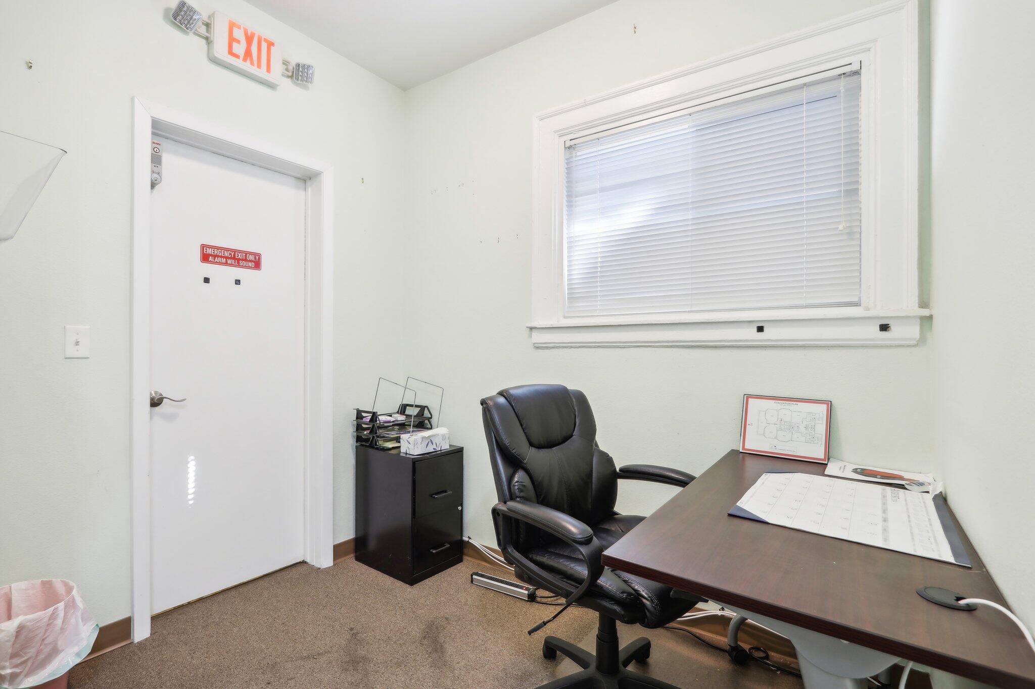 1022 West Madison Street, Unit 1024 Milwaukee, WI 53204 - Photo 23 of 46 office nook 1