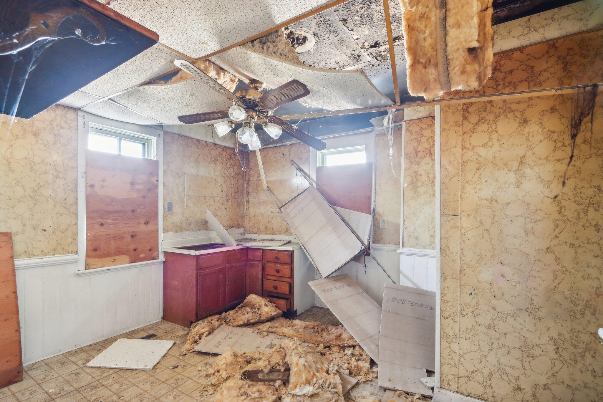 1022 West Madison Street, Unit 1024 Milwaukee, WI 53204 - Photo 43 of 46 Cottage Kitchen