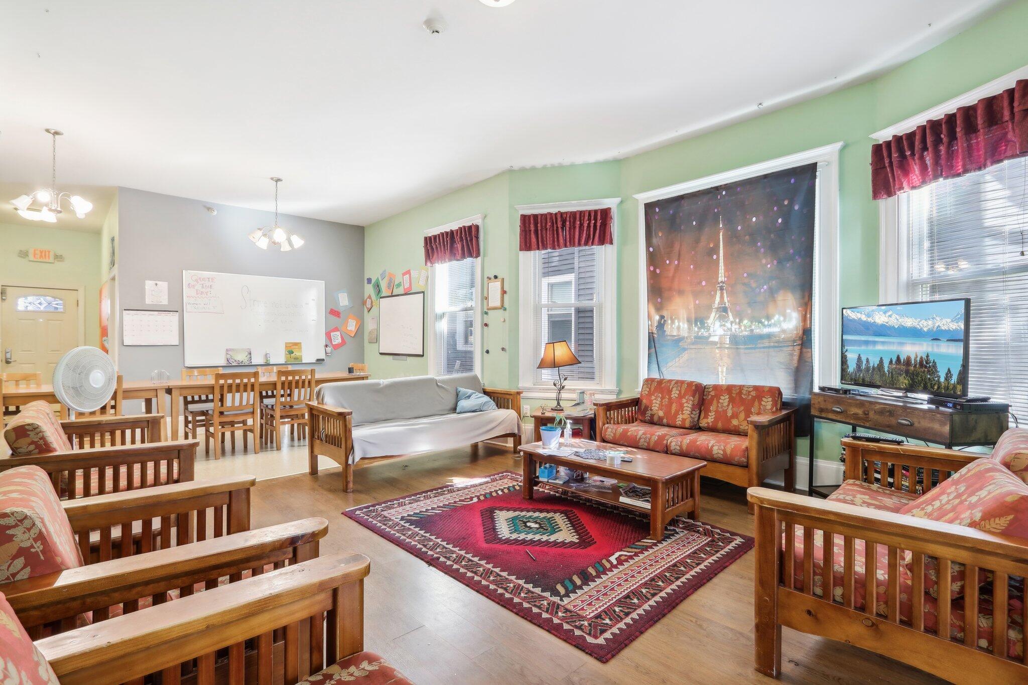 1022 West Madison Street, Unit 1024 Milwaukee, WI 53204 - Photo 7 of 46 Living Room