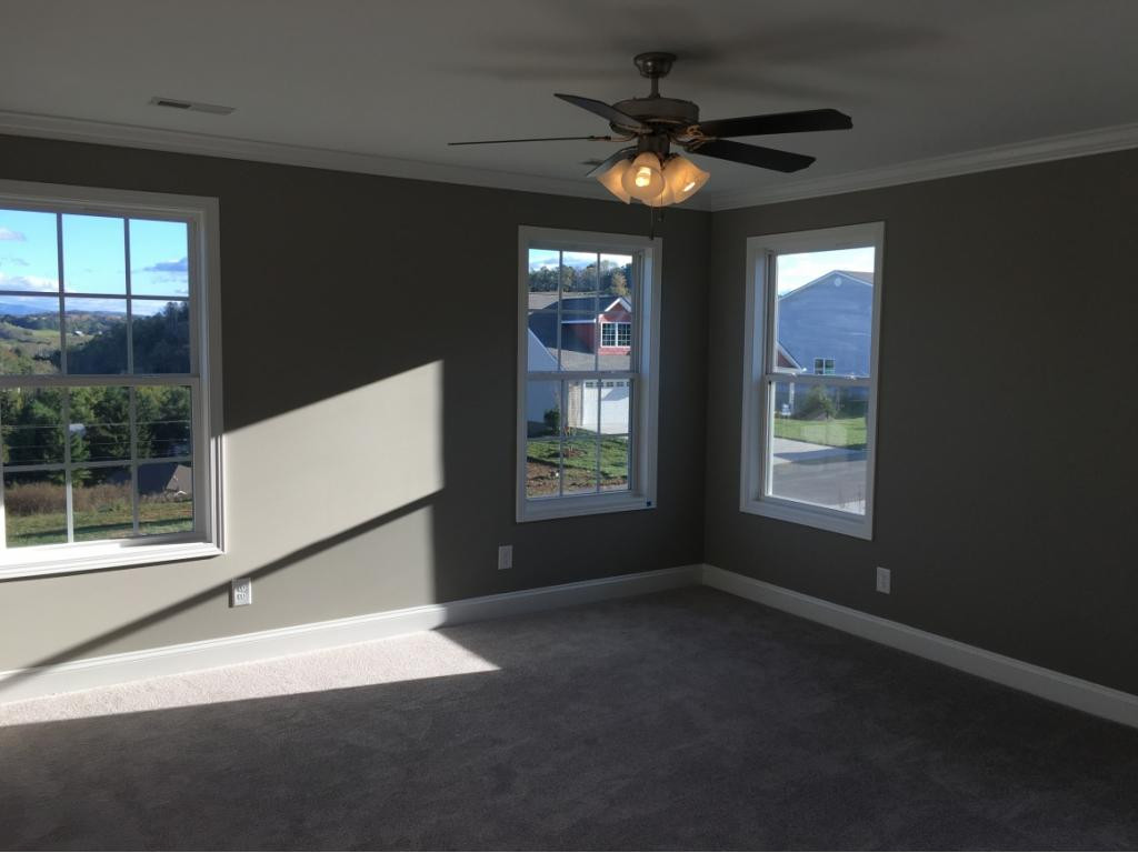 2930 Southbridge Road Kingsport, TN 37664 - Photo 8 of 10 Master bedroom