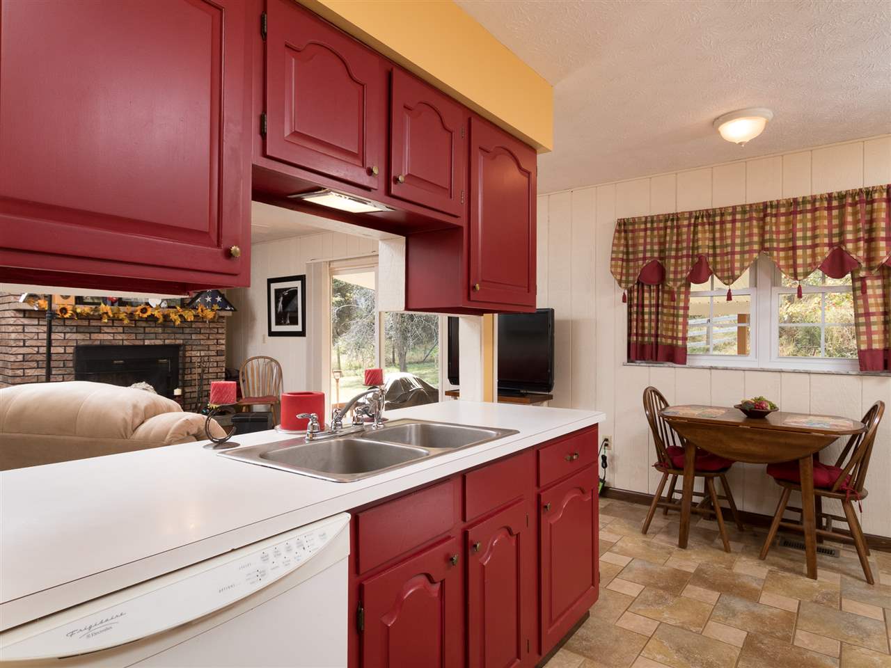 20192 Ashton Upland Road Milton, WV 25541 - Photo 10 of 32 Gallery Image 10
