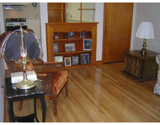 33 Longmeadow Road Beverly, MA 01915 - Photo 2 of 3 Gallery Image 2