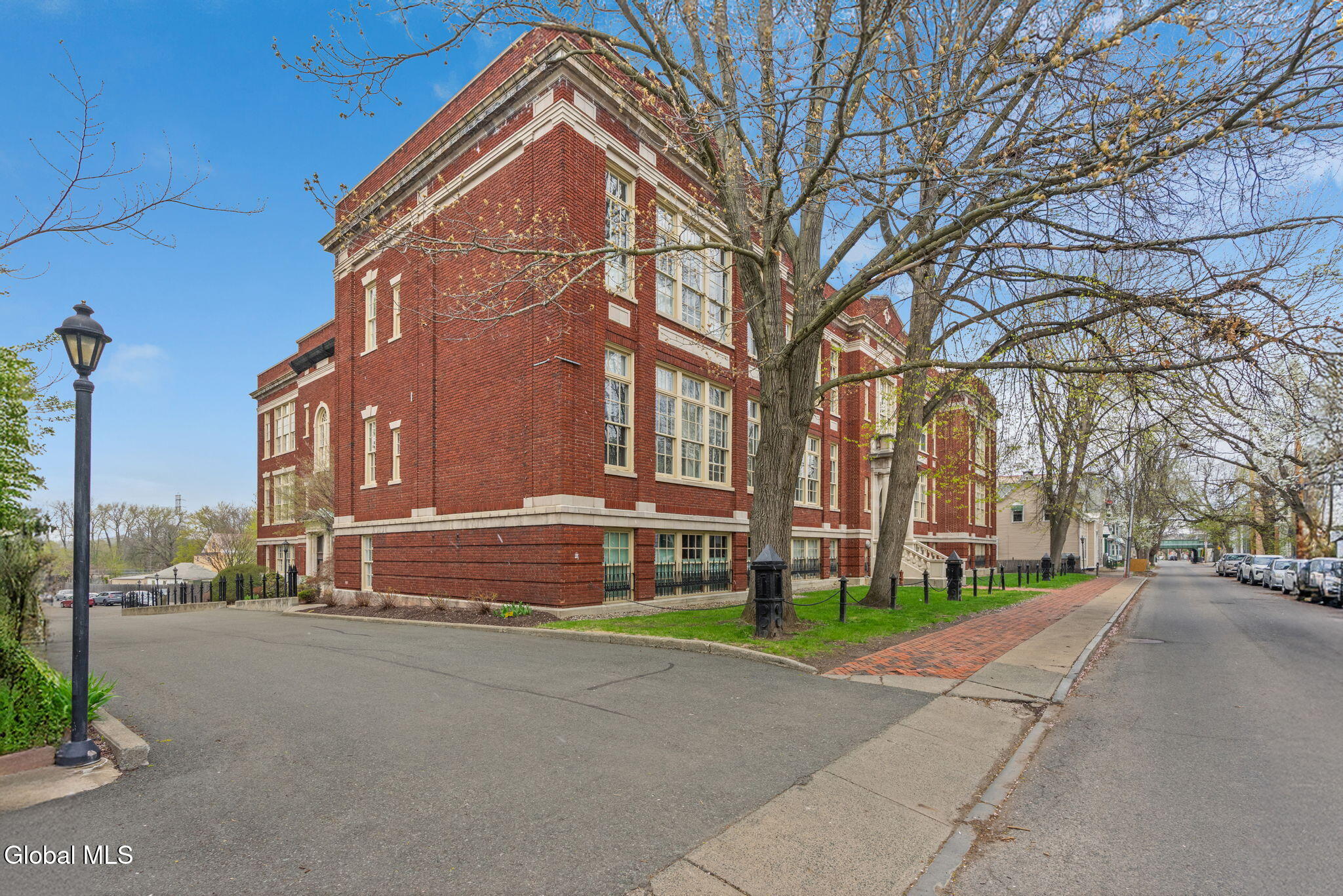 137 Front Street, Unit 208 Schenectady, NY 12305 - Photo 2 of 21 1-web-or-mls-137-front-st-unit-208