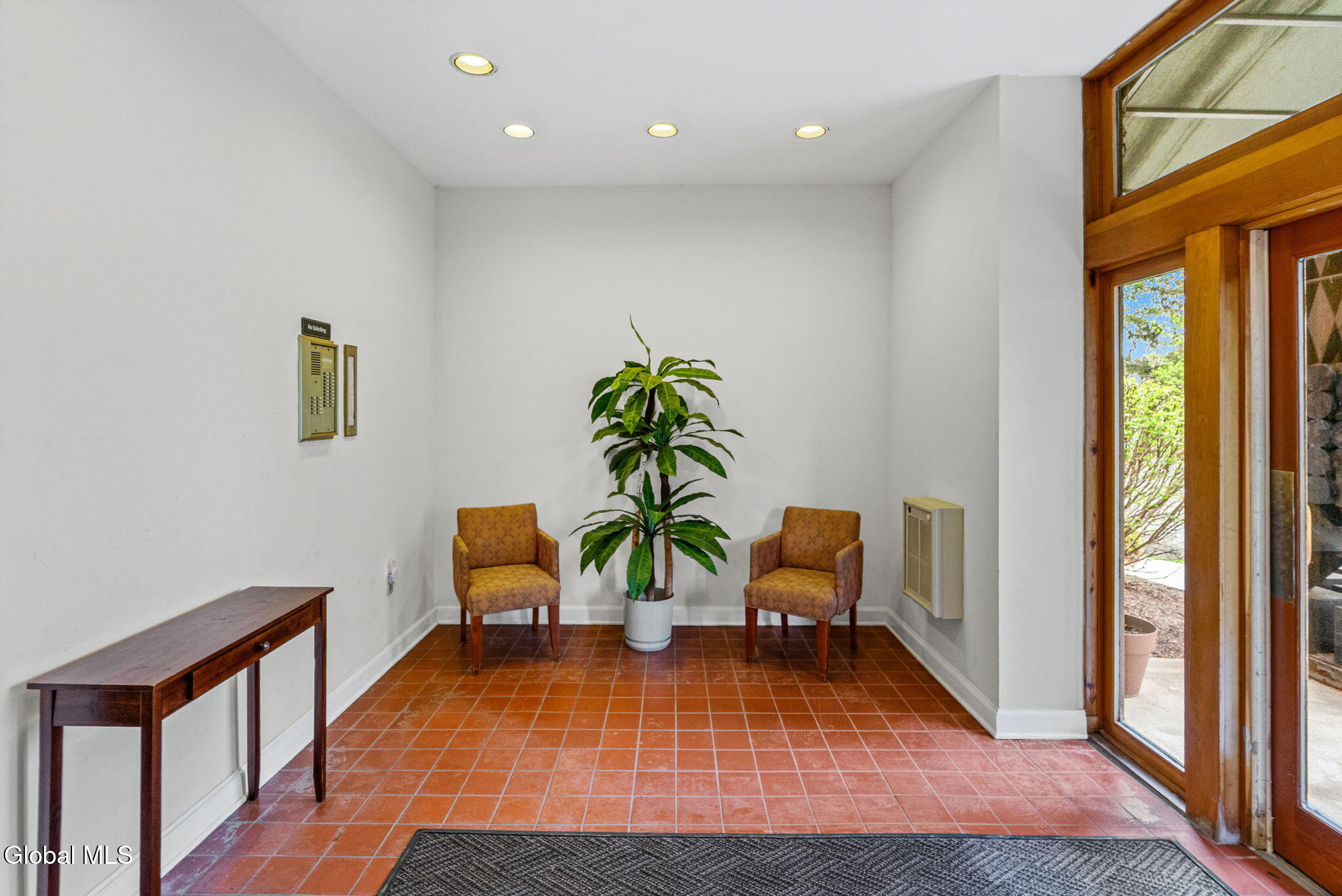 137 Front Street, Unit 208 Schenectady, NY 12305 - Photo 5 of 21 25-web-or-mls-137-front-st-unit-208