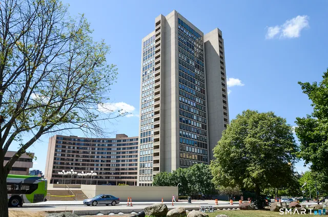 $259,000 | 1 Gold Street, Unit 11E, Hartford, CT 06103