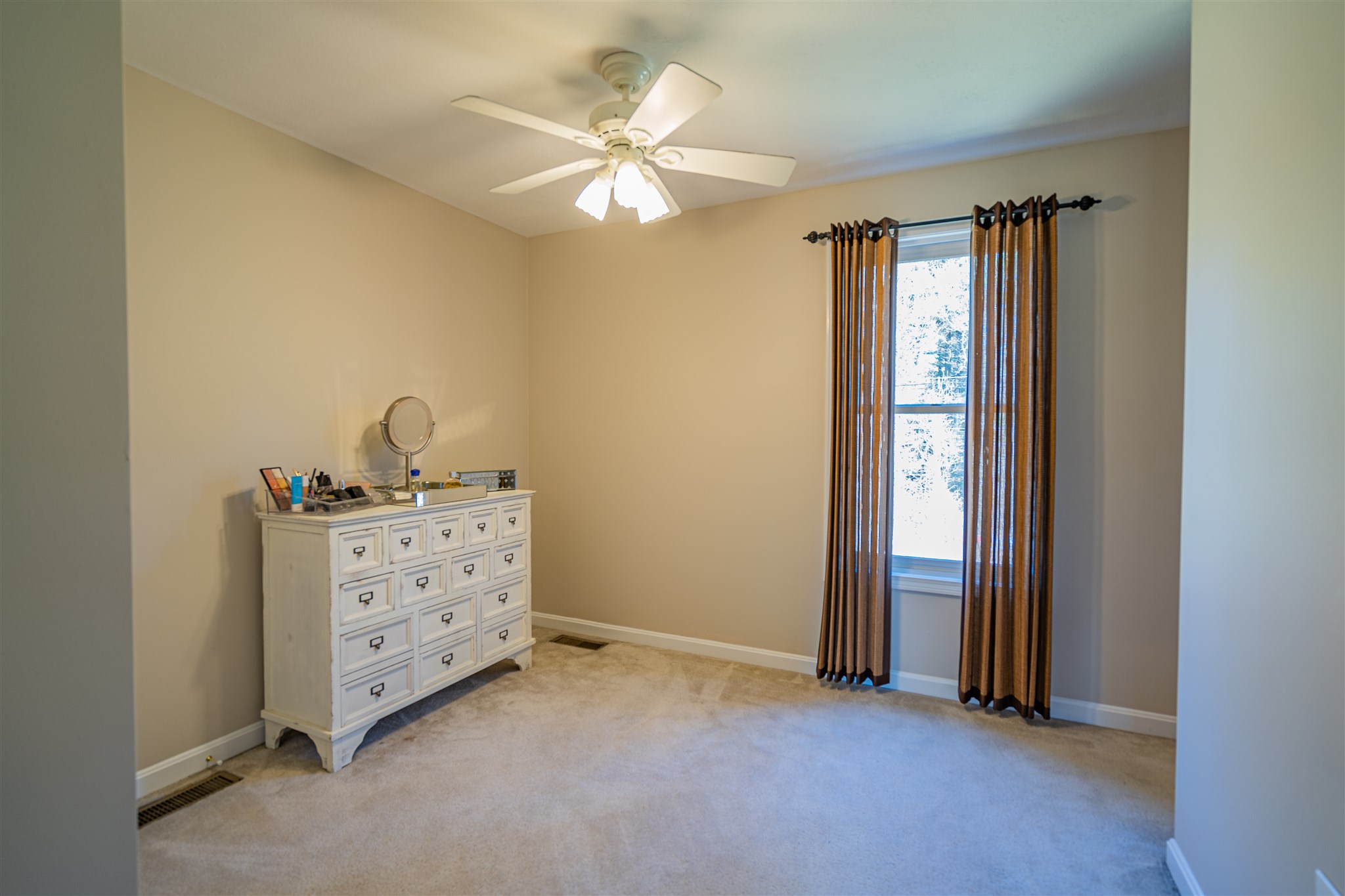 35 Londonderry Road Windham, NH 03087 - Photo 22 of 39