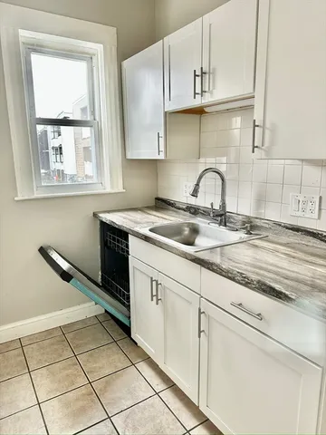 $2,500 | 29 Nichols Street, Unit 1, Everett, MA 02149
