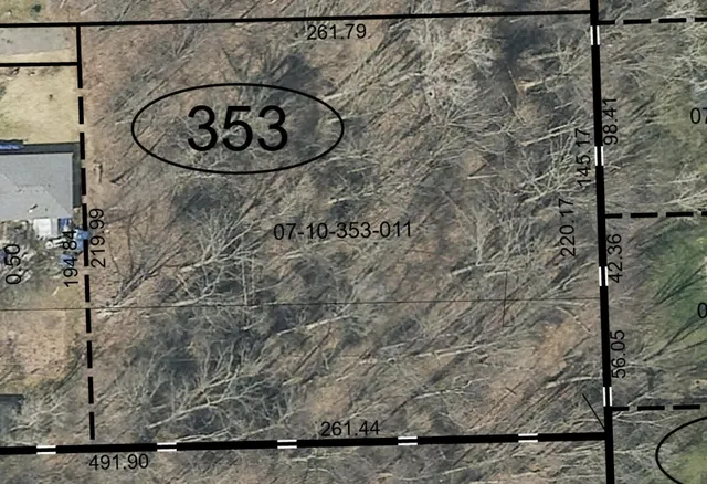 $155,888 | 8480 Rosecrest Court, Utica, MI 48316