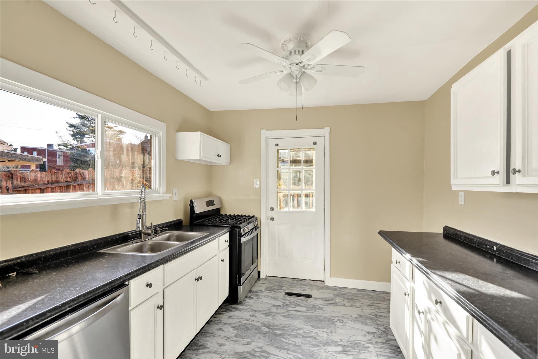 832 Houston Street Columbia, PA 17512 - Photo 21 of 24 360_3545