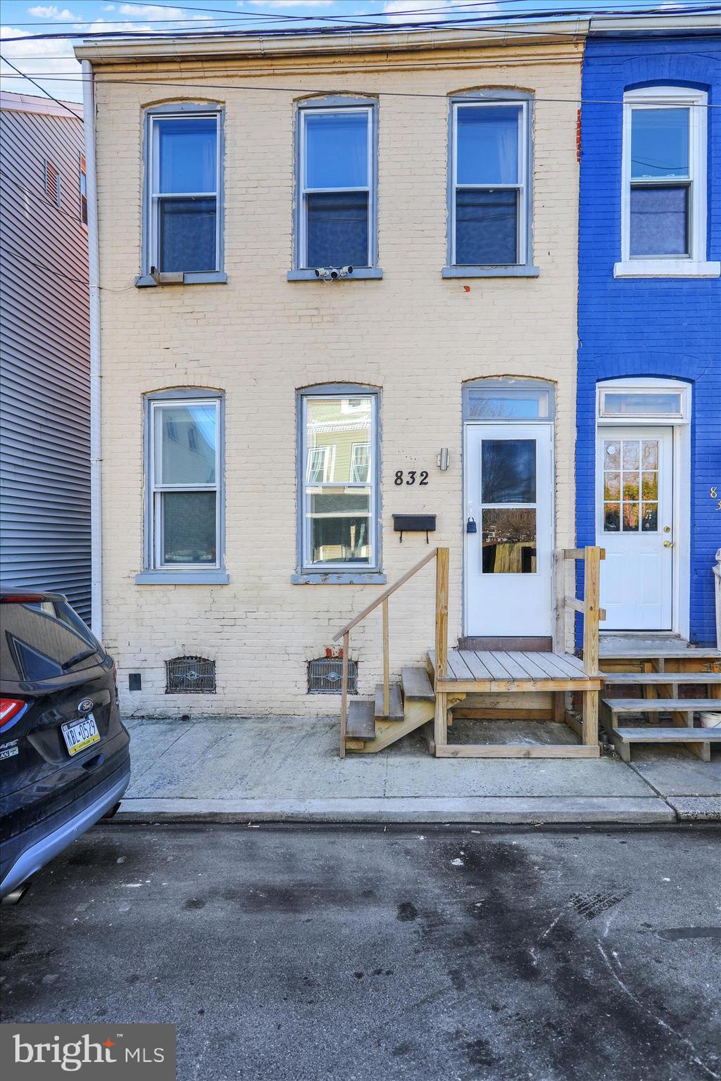 832 Houston Street Columbia, PA 17512 - Photo 3 of 24 360_3457