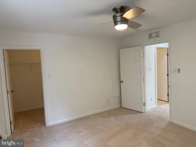 $2,450 | 3 Coachlight Drive, Sicklerville, NJ 08081