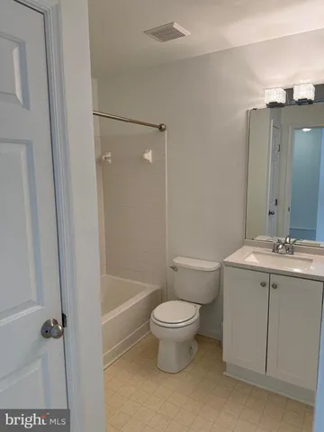 $2,450 | 3 Coachlight Drive, Sicklerville, NJ 08081