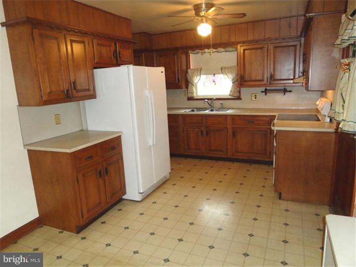 1415 Orlando Road Pottstown, PA 19464 - Photo 5 of 14 Kitchen