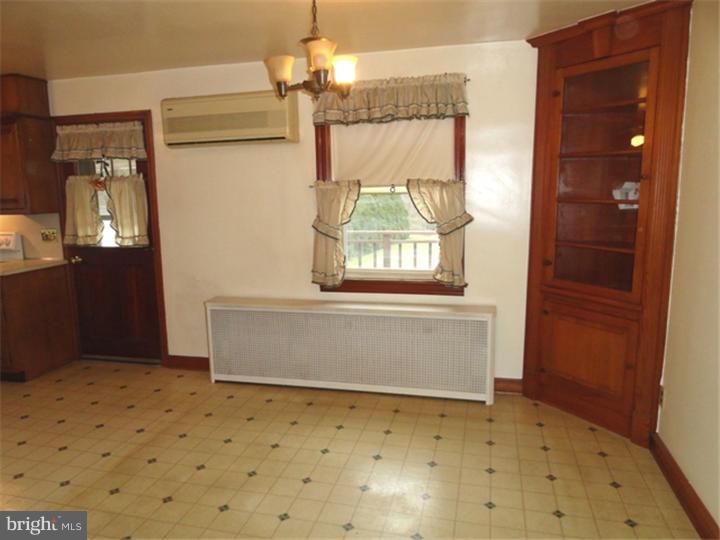 1415 Orlando Road Pottstown, PA 19464 - Photo 6 of 14 Dining Room