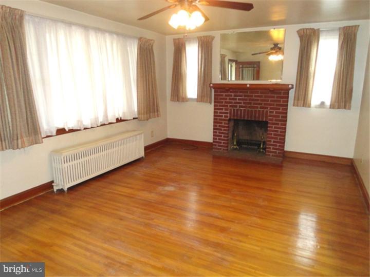 1415 Orlando Road Pottstown, PA 19464 - Photo 7 of 14 Living Room
