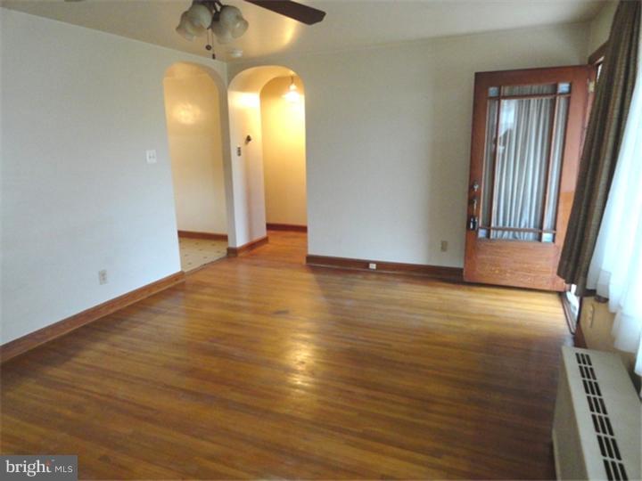 1415 Orlando Road Pottstown, PA 19464 - Photo 8 of 14 Living Room