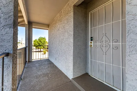 $879,000 | 17859 North 40th Street, Phoenix, AZ 85032