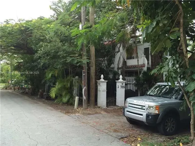 $1,600,000 | 701 Northeast 67th Street, Miami, FL 33138