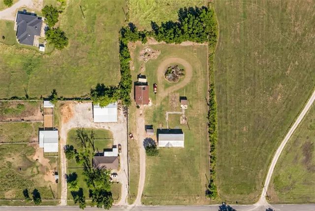 a house view with a outdoor space