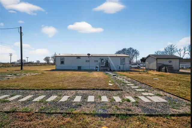 $450,000 | 147 Emberson Chapel Road, Pilot Point, TX 76258