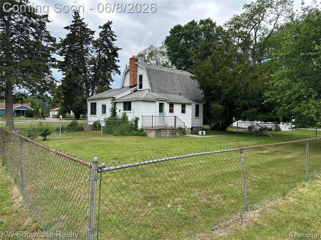 1634 South Commerce Road Walled Lake, MI 48390 - Photo 2 of 4