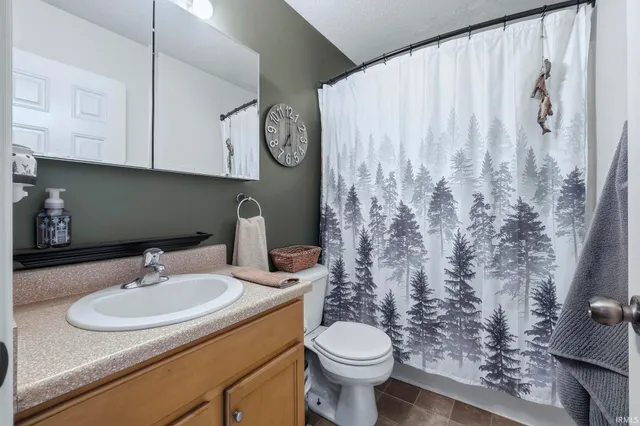 $325,000 | 10409 Cherry Creek Road, Fort Wayne, IN 46818