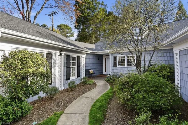 $575,000 | 1277 Kent Pl Lane, Winston-Salem, NC 27104