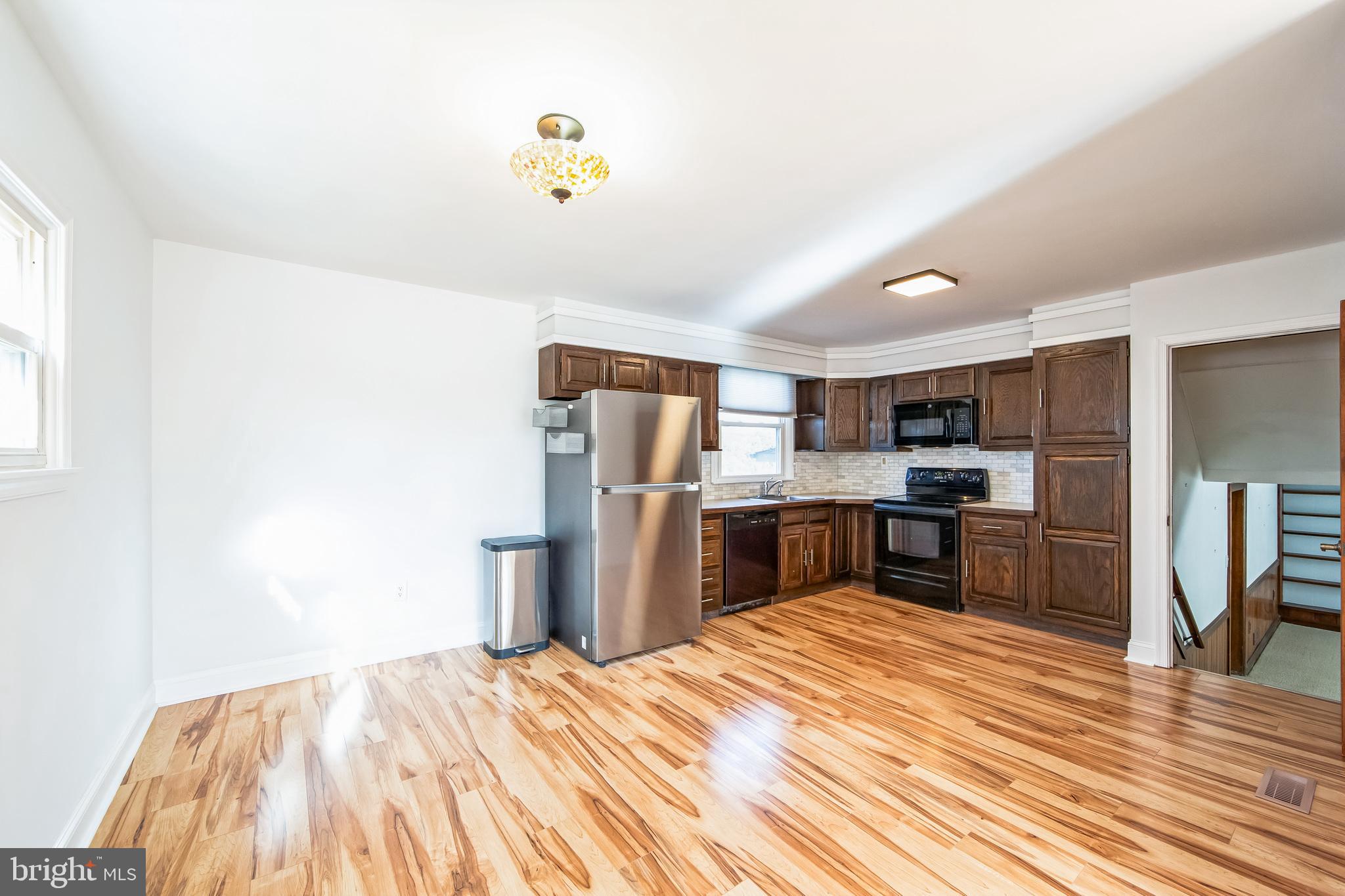 318 Poplar Road Warminster, PA 18974 - Photo 10 of 41 Dining Area or Eat-In Kitchen