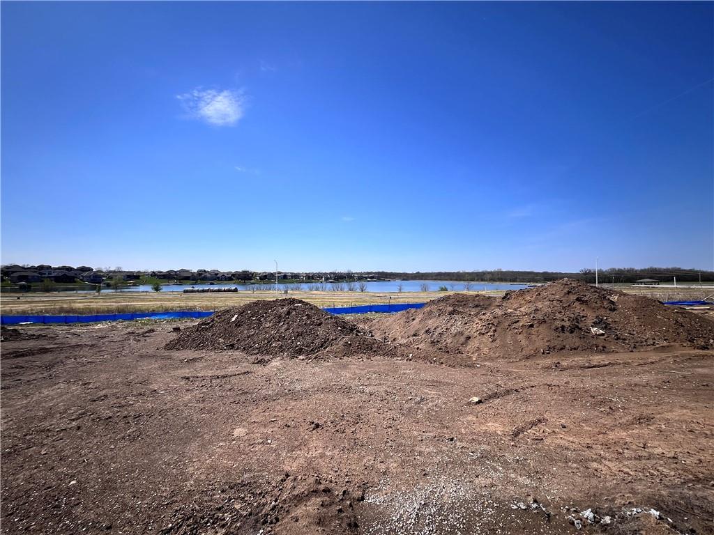 1622 Hanover Lane Raymore, MO 64083 - Photo 3 of 19