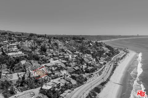 $1,995,000 | 17810 Castellammare Drive, Pacific Palisades, CA 90272