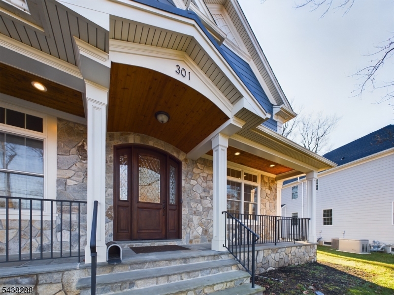 301 Garrett Road Mountainside, NJ 07092 - Photo 4 of 42