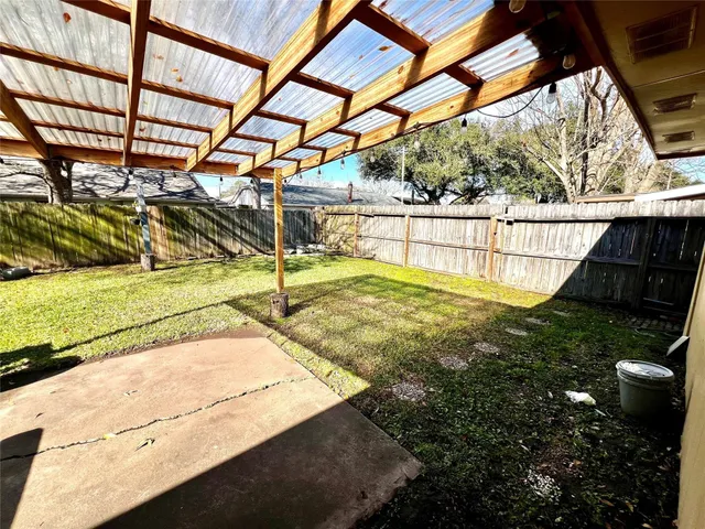 a view of an outdoor space