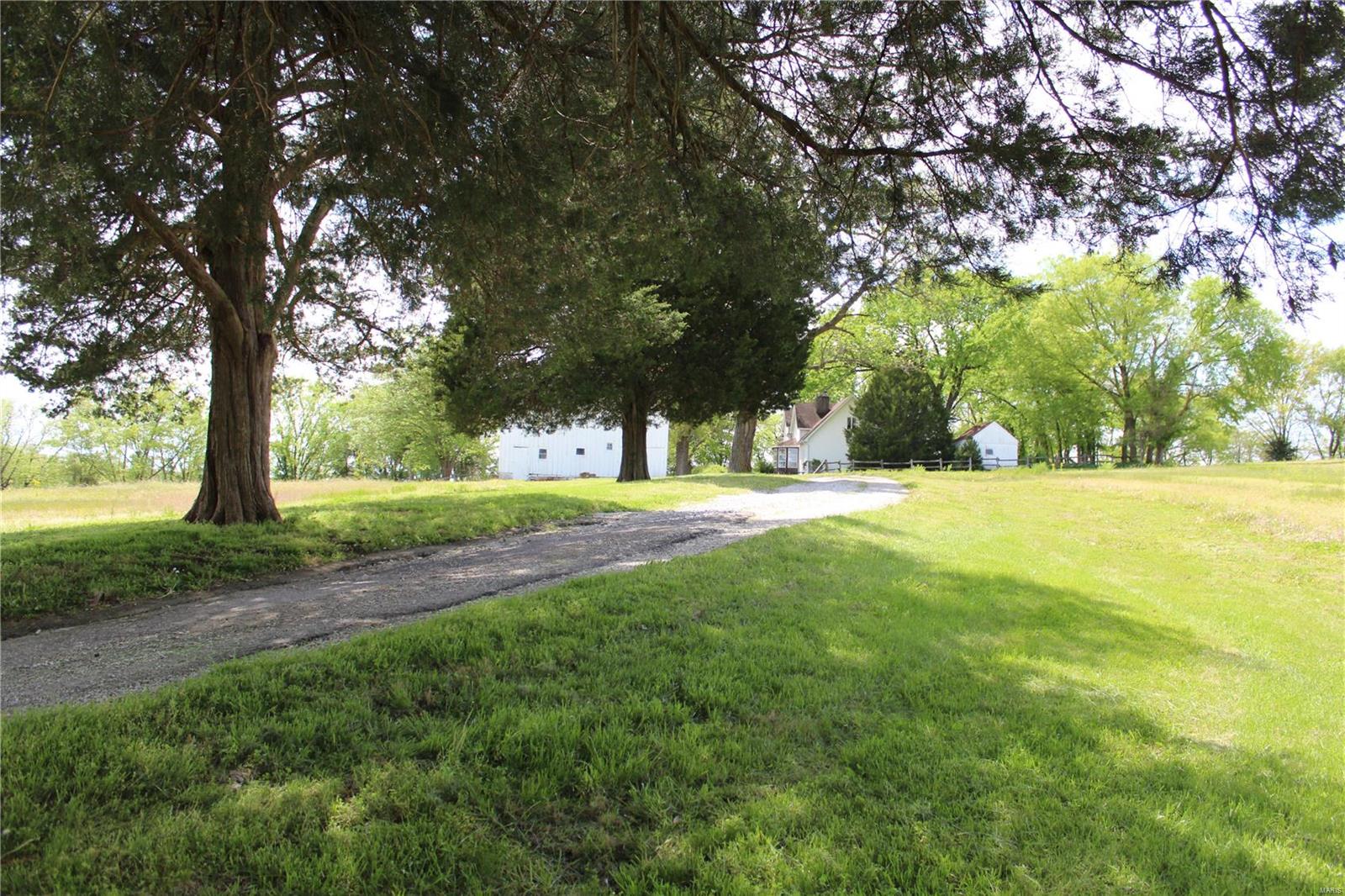 3985 State Rte 150 Chester, IL 62233 - Photo 10 of 99