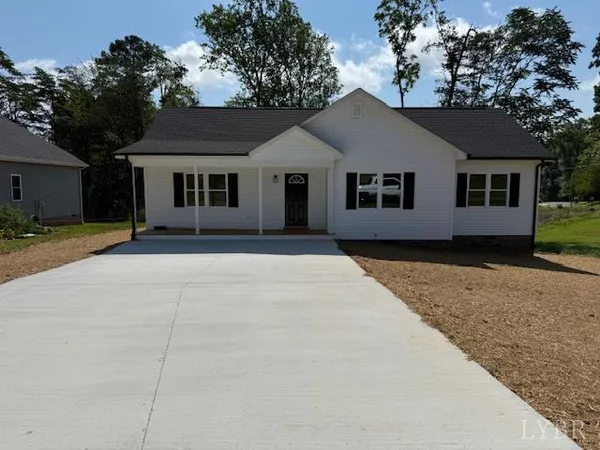 $267,500 | 166 Plant Drive, Appomattox, VA 24522