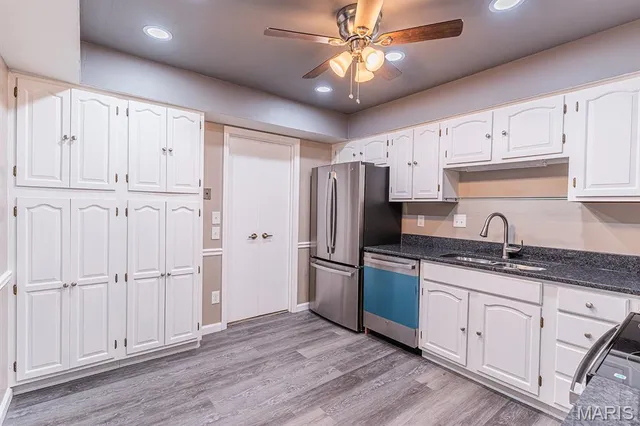 $265,000 | 590 Sarah Lane, Unit 208, Creve Coeur, MO 63141