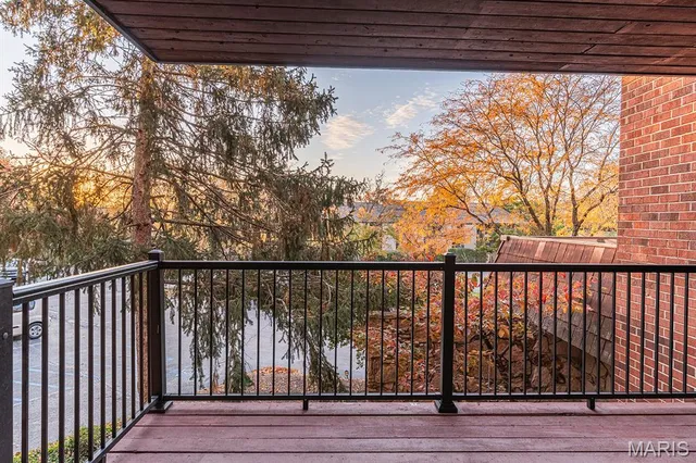 $265,000 | 590 Sarah Lane, Unit 208, Creve Coeur, MO 63141