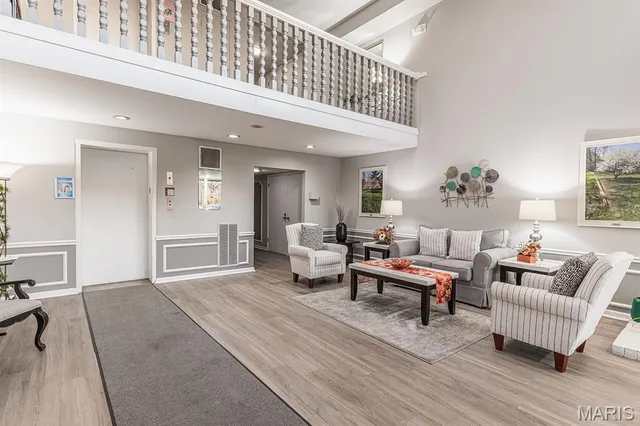 $265,000 | 590 Sarah Lane, Unit 208, Creve Coeur, MO 63141
