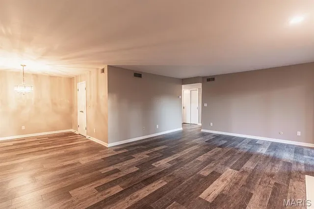 $265,000 | 590 Sarah Lane, Unit 208, Creve Coeur, MO 63141