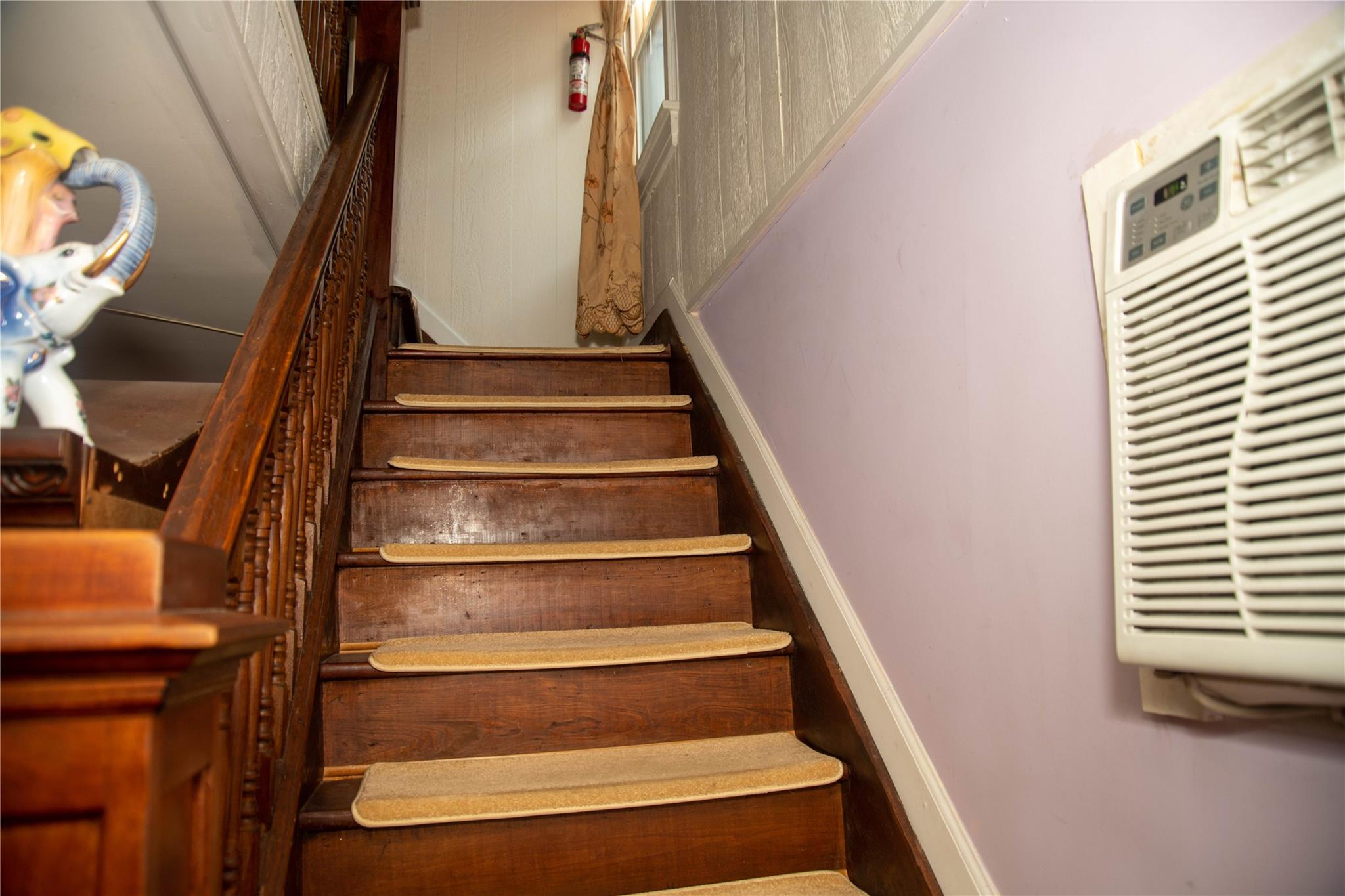 135-40 Alwick Road Queens, NY 11420 - Photo 14 of 38 a view of entryway