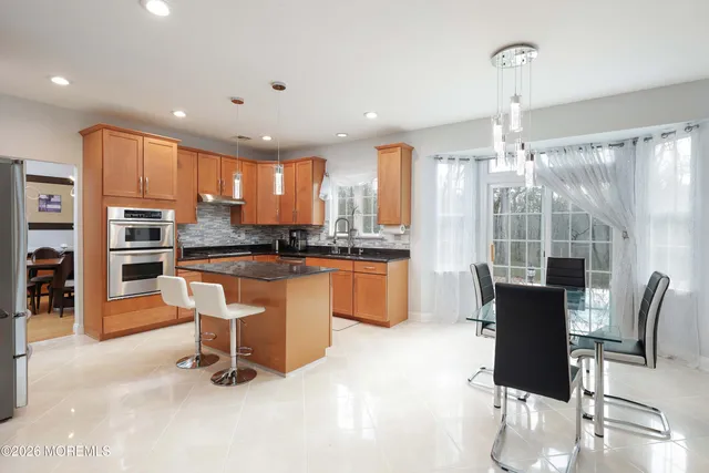 $1,100,000 | 14 Emily Road, Manalapan, NJ 07726