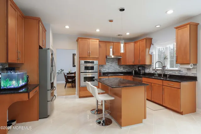 $1,100,000 | 14 Emily Road, Manalapan, NJ 07726