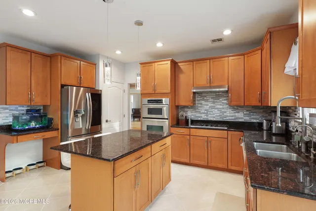 $1,100,000 | 14 Emily Road, Manalapan, NJ 07726