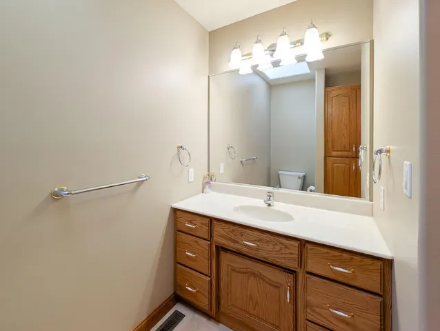 $994,900 | 106 50th Avenue East, West Fargo, ND 58078