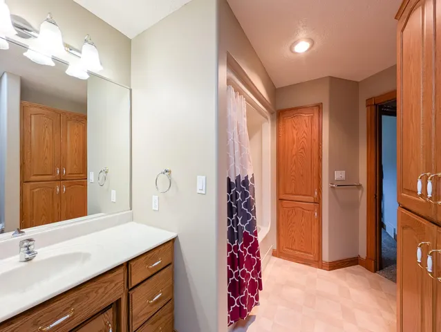 $994,900 | 106 50th Avenue East, West Fargo, ND 58078