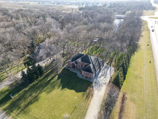 $999,900 | 106 50th Avenue East, West Fargo, ND 58078