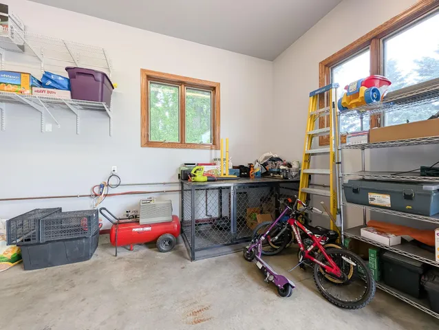 $999,900 | 106 50th Avenue East, West Fargo, ND 58078