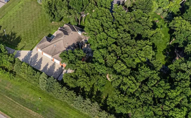 $999,900 | 106 50th Avenue East, West Fargo, ND 58078