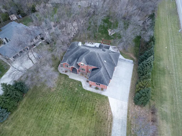 $999,900 | 106 50th Avenue East, West Fargo, ND 58078