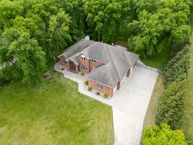 $994,900 | 106 50th Avenue East, West Fargo, ND 58078